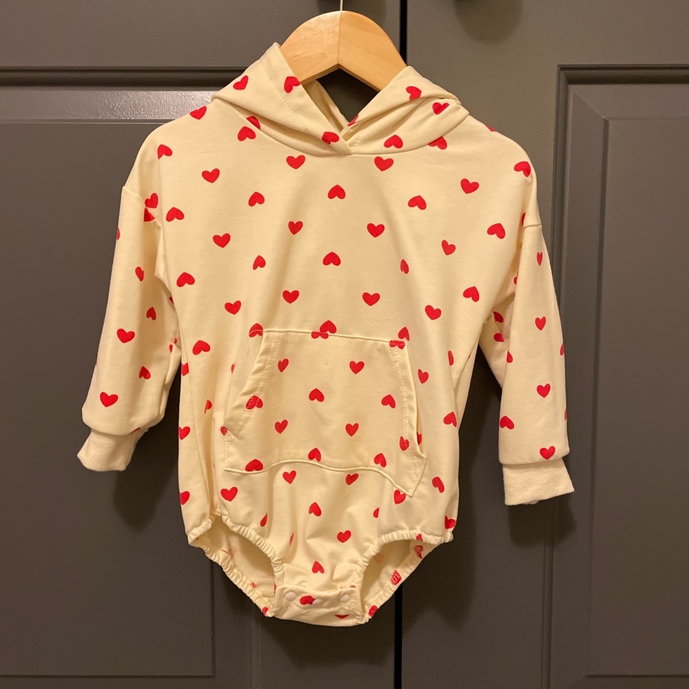 Heart sweatshirt bubble size 6-12 months worn once!